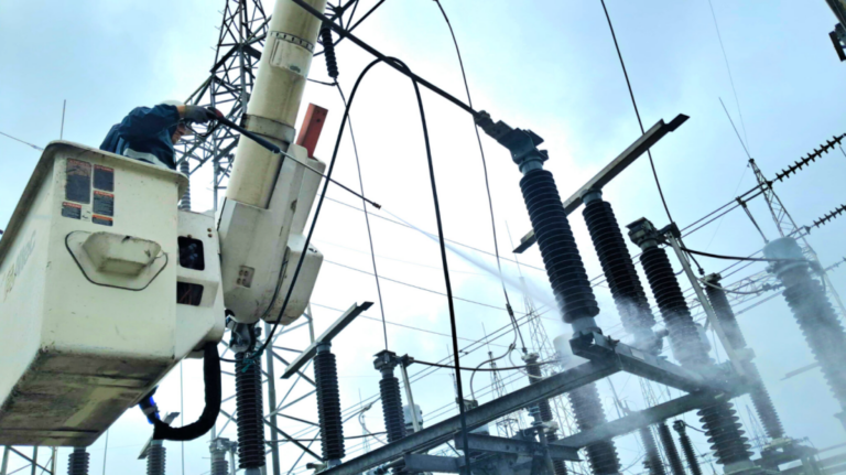 Gobierno anuncia mantenimiento de red eléctrica en Ecuador desde el 17 de octubre